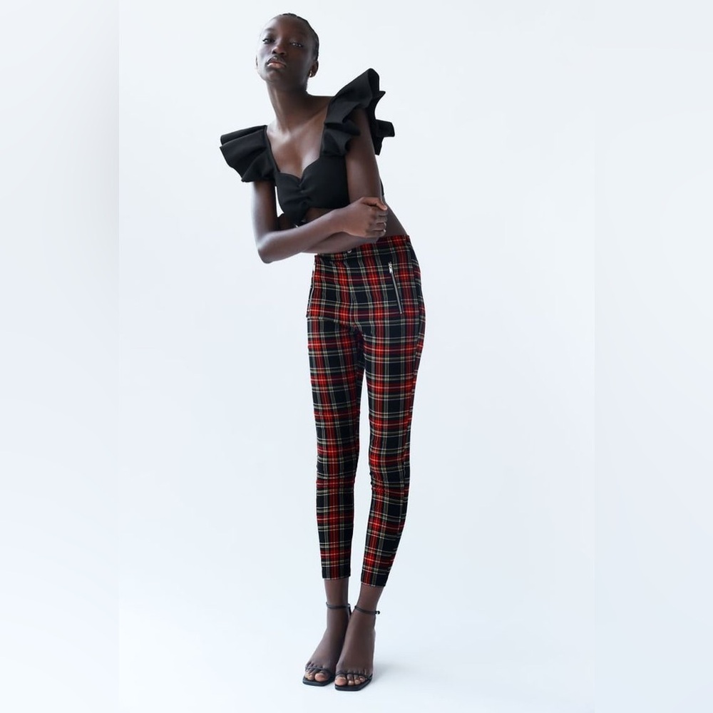 Zara Red and Black Plaid Cropped Pants M